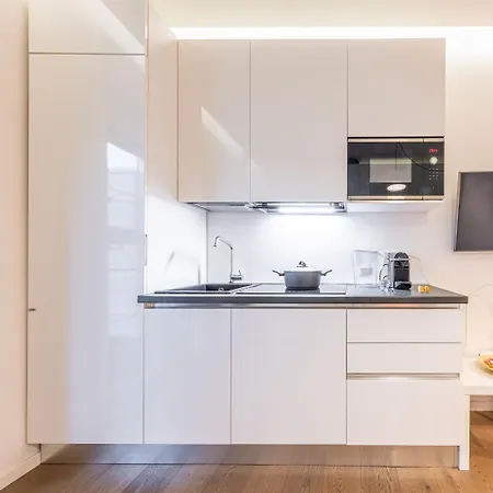 Apartment Cenisio Modern And Bright Urban Retreat
