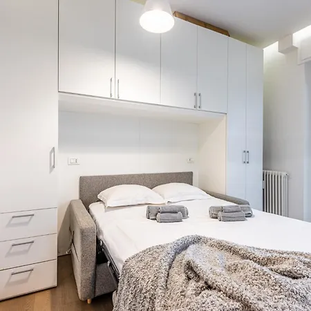 Cenisio Modern And Bright Urban Retreat * Milan