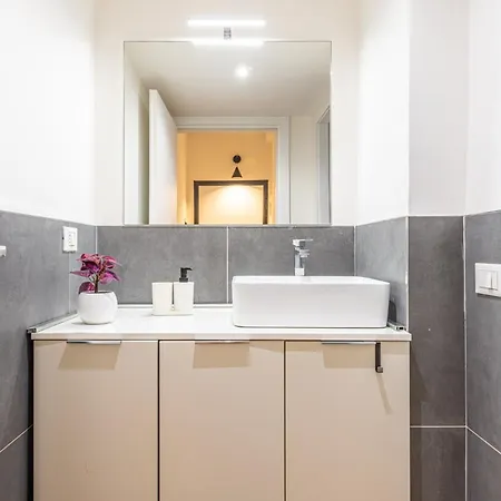 Apartment Cenisio Modern And Bright Urban Retreat Milan