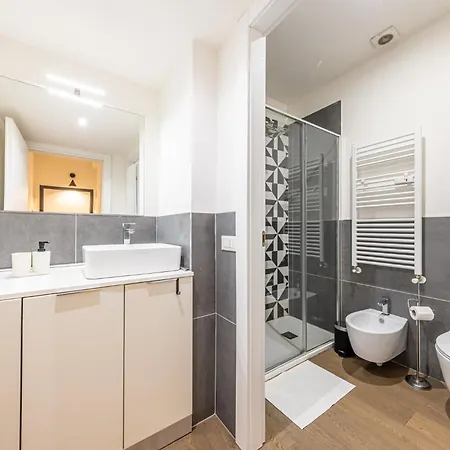 Cenisio Modern And Bright Urban Retreat Apartment *